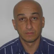 Dr Nenad Stavretović